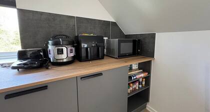 The Snowdrop: Family-Friendly 4BR w/ Terrace & Parking Near Odense