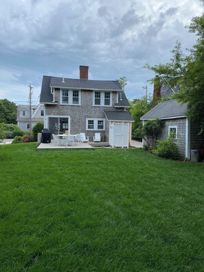 Exterior - Charming 4-bedroom Cottage Steps to Private Beach (Harwich)