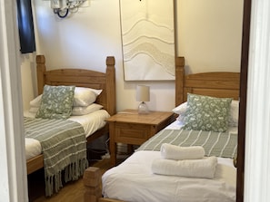 3 chambres, fer et planche à repasser, Wi-Fi gratuit, draps fournis