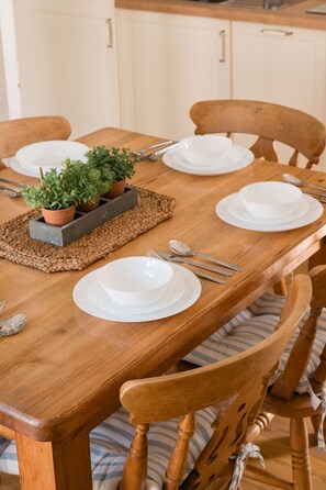 Dining - The Parlour Cotswolds Cottage Farm Stay With Pool (Lechlade)