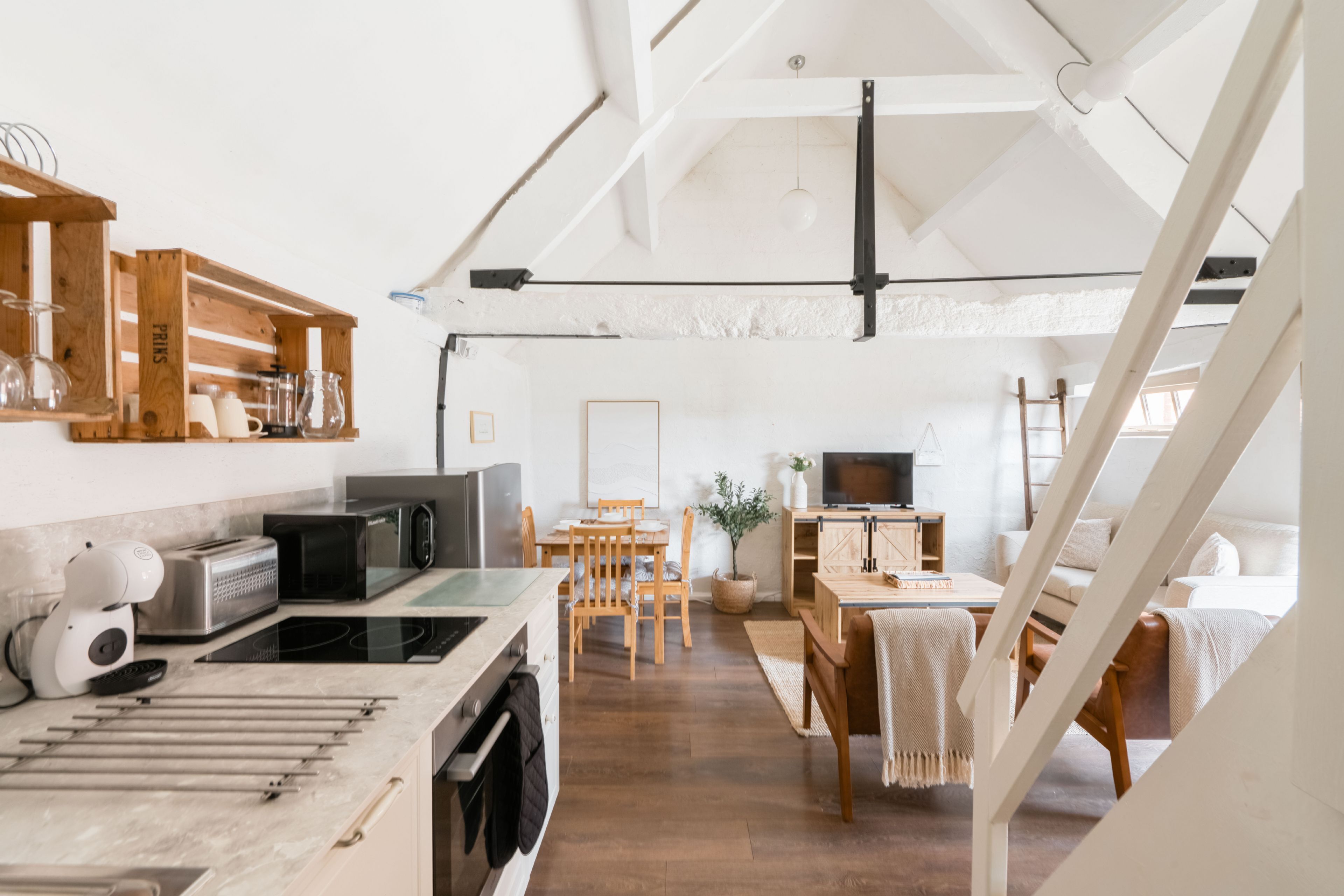 冰箱、微波炉、烤箱、炉灶