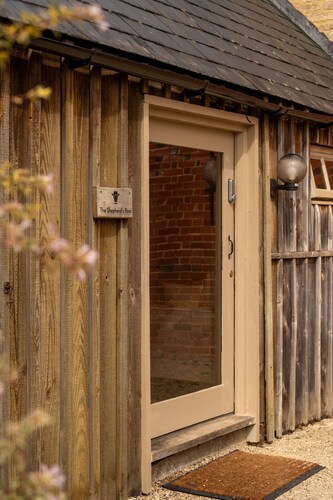 Shepherds Rest Cotswolds Cottage Farm Stay With Pool