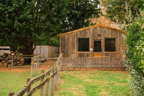 Henloft Farm Stay With Pool