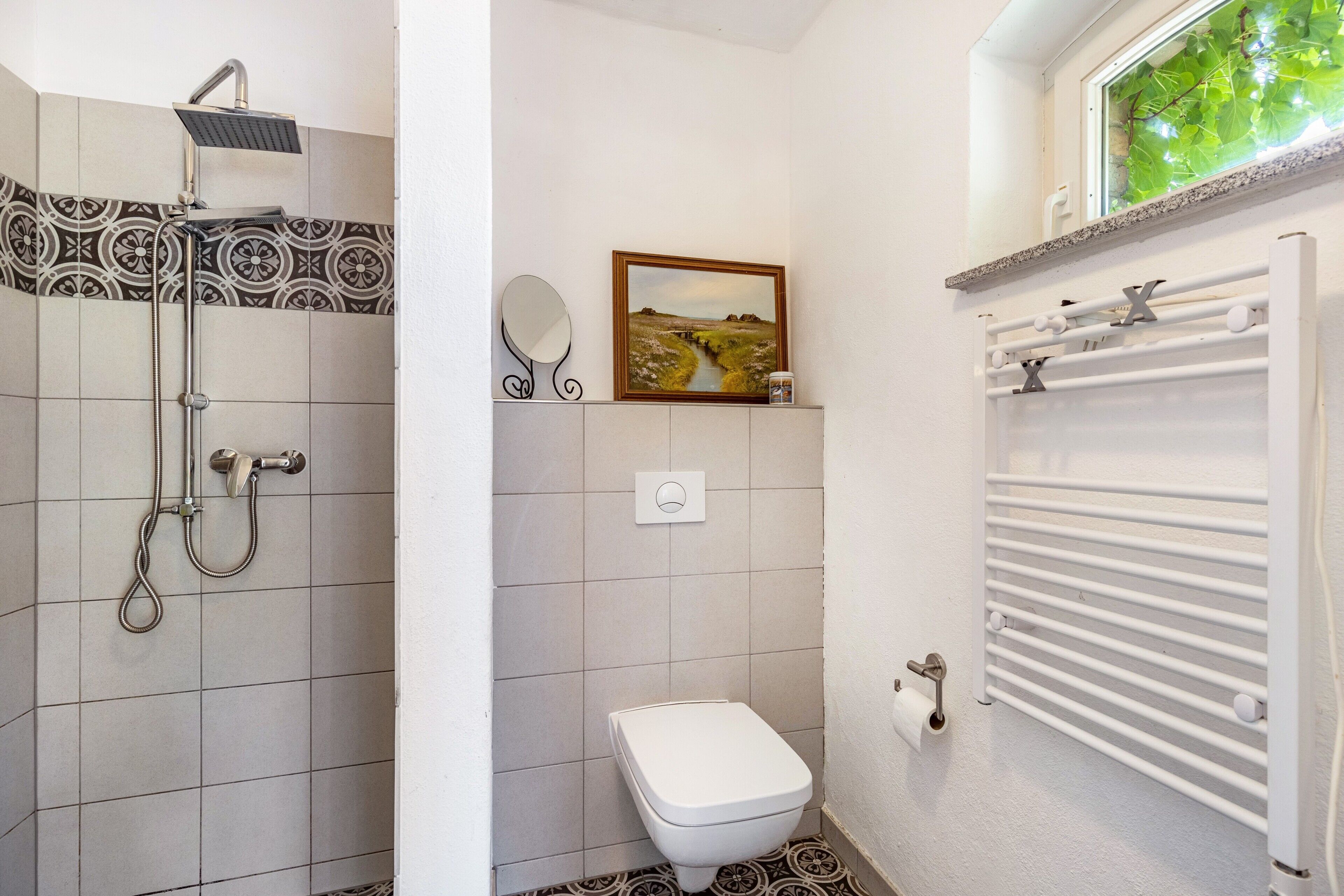 Dusche, Haartrockner, Handtücher