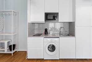 Frigorifero, microonde, forno, macchina per tè/caffè