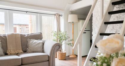 The Dairy Cotswolds Cottage Farm Stay With Pool