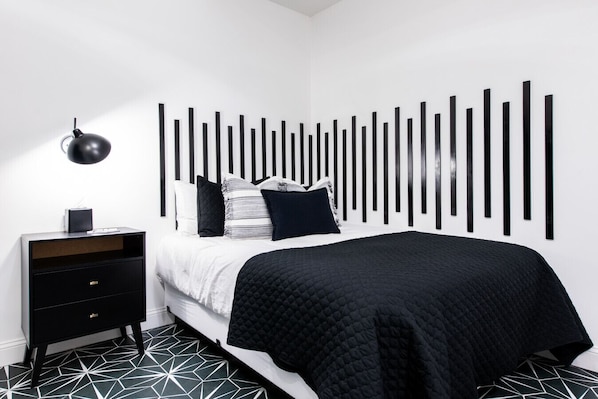 1 bedroom, desk, free WiFi, bed sheets