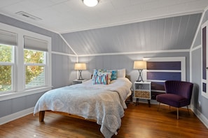 Iron/ironing board, WiFi, bed sheets - Cozy Retreat Steps from DT Missoula & Griz Games (Missoula)