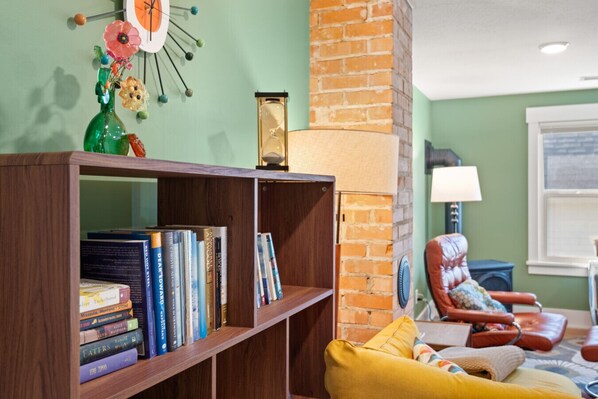 Interior - Cozy Retreat Steps from DT Missoula & Griz Games (Missoula)