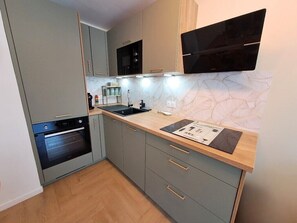 Fridge, microwave, oven, dishwasher