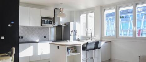 Fridge, microwave, oven, dishwasher