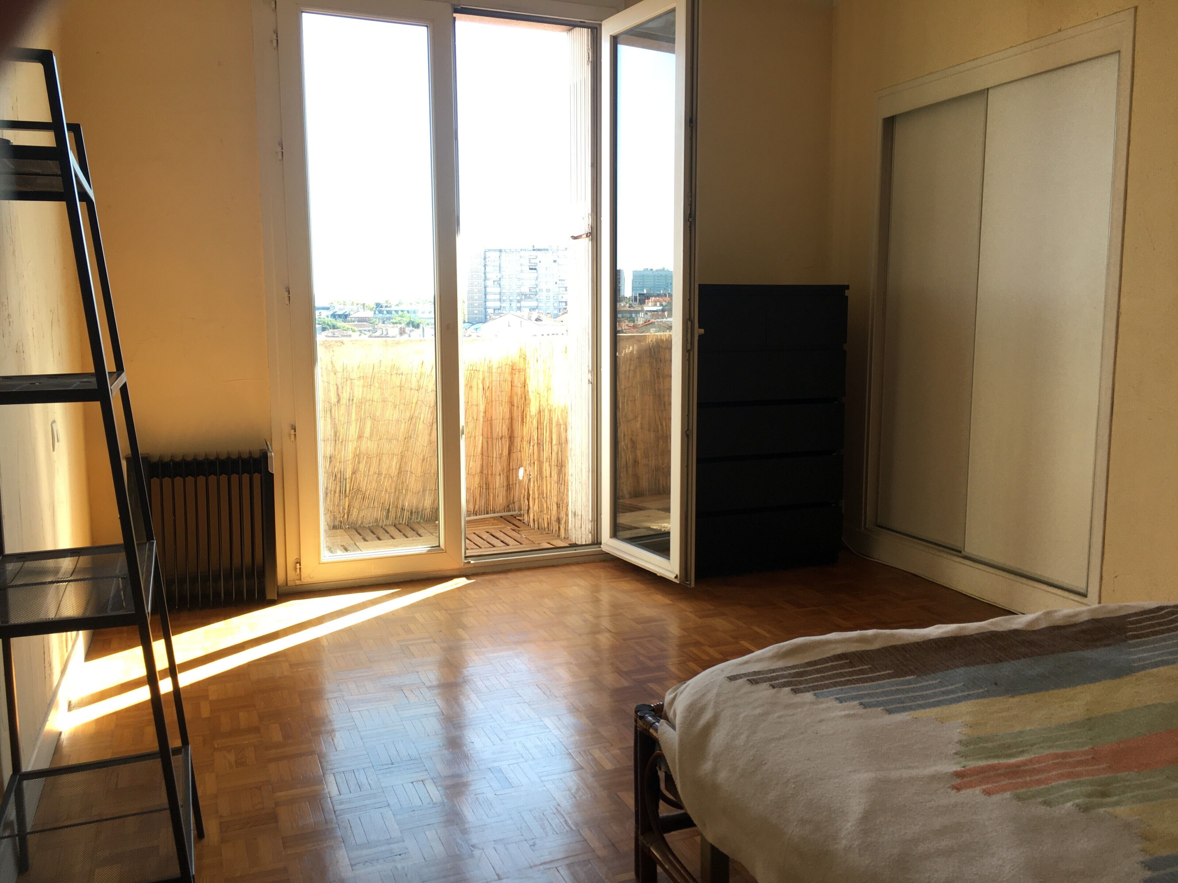 2 chambres, fer et planche à repasser, Wi-Fi, draps fournis