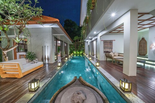5 Star Villa with Majestic Views, Bali Villa 2194