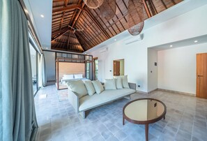 5 bedrooms, iron/ironing board, Internet, bed sheets