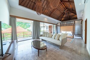 5 habitaciones, tabla de planchar con plancha y acceso a internet 