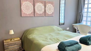 2 bedrooms, iron/ironing board, WiFi, bed sheets