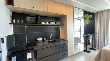 Appartement | Cuisine privée | Mini réfrigérateur, micro-ondes, plaque de cuisson