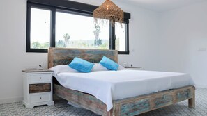 4 bedrooms, in-room safe, desk, iron/ironing board - Casa Nica - Villa Luxe Dénia (Denia)