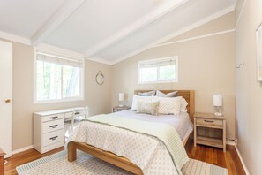 4 bedrooms, free WiFi, bed sheets