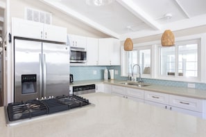 Fridge, microwave, oven, stovetop - 1000 FT From Lake Michigan, Hot Tub, Golf Cart (Grand Beach)