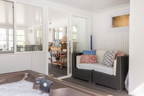 Interior - 1000 FT From Lake Michigan, Hot Tub, Golf Cart (Grand Beach)