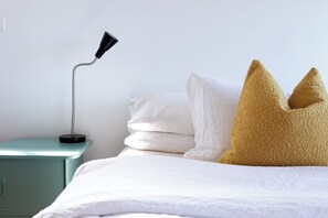 2 chambres, fer et planche à repasser, Wi-Fi gratuit, draps fournis
