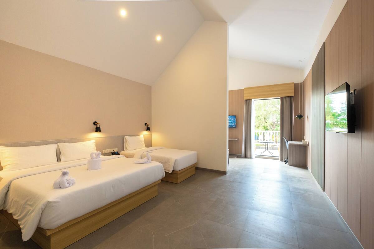 Junior Double Room | Desk, free WiFi