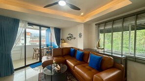 Condo, 1 Bedroom, Accessible, Balcony | Living area