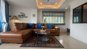 Apartamento, 1 habitación, accesible para personas con discapacidad, balcón | Sala de estar