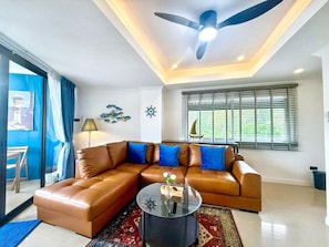 Apartment, 1 Schlafzimmer, barrierefrei, Balkon | Wohnbereich
