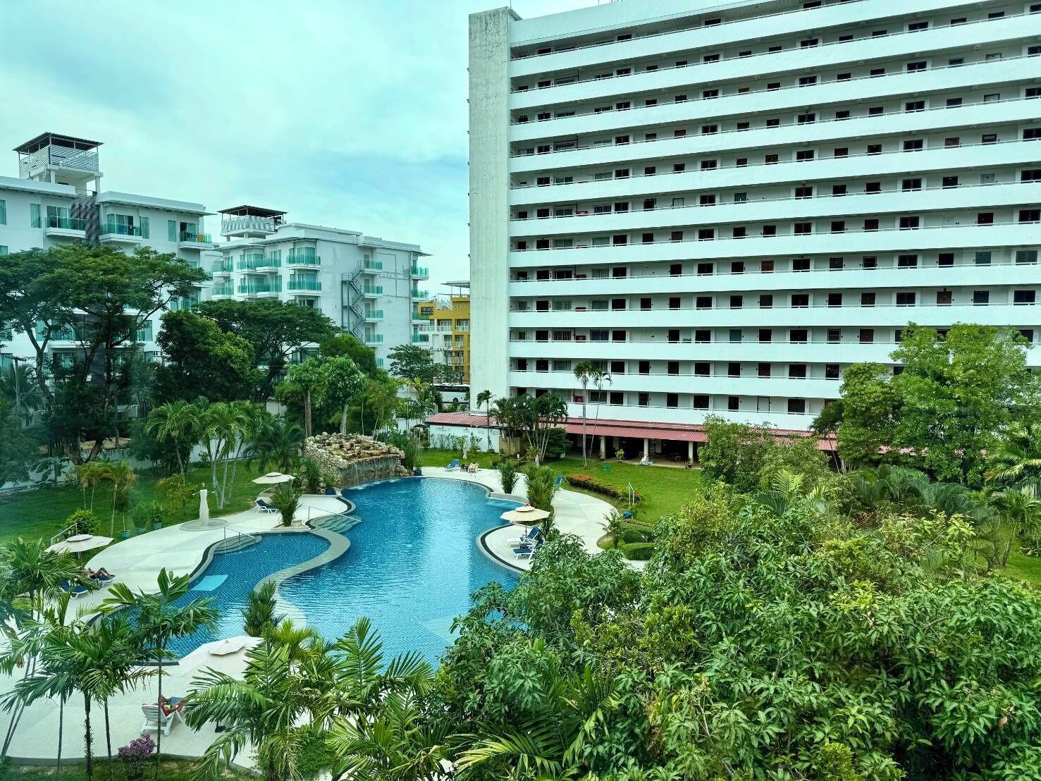 Appart'hôtel, 1 chambre, accessible aux personnes à mobilité réduite, balcon | Piscine | Piscine extérieure