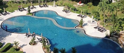 Condo, 1 chambre, accessible aux personnes à mobilité réduite, balcon | Piscine | Piscine extérieure