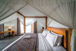 3 bedrooms, iron/ironing board, Internet, bed sheets