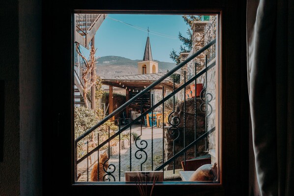 المنشأة من الداخل