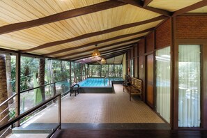 ห้องแกรนด์ทริปเปิล, 1 ห้องนอน, ติดสวน | วิวระเบียง