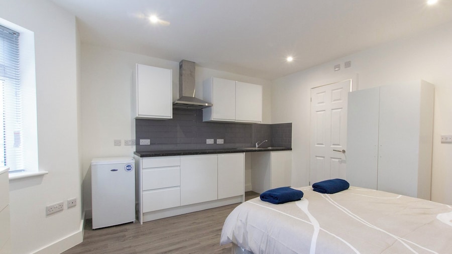 Bridge Road - Room 1b