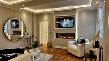 Luxury Suite, Garden View | Interior