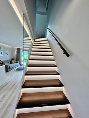 Deluxe Suite, Hill View | Interior