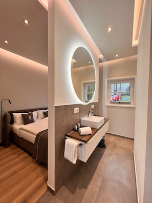 Comfort Double Room, Park View | In-room safe, blackout drapes, soundproofing, iron/ironing board - LandGut & Residenz Driehof (Tecklenburg)