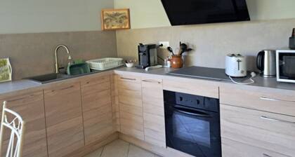 Appartement 'Moulin AriÚge' avec vue sur la montagne, jardin privé et climatisation