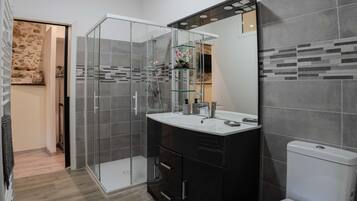 Dusche, Haartrockner, Handtücher