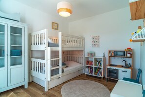 5 slaapkamers, een strijkplank/strijkijzer, gratis wifi, beddengoed