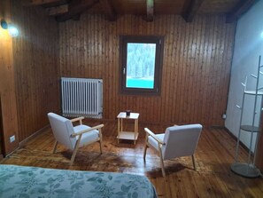 2 室のベッドルーム、アイロン / アイロン台、WiFi