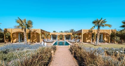 SUITE OASIS, 1 bed/1 bath, heated pool