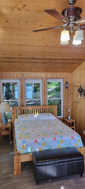 4 عدّة غرف نوم ومكواة/لوح كي وواي فاي وملاءات أسرّة