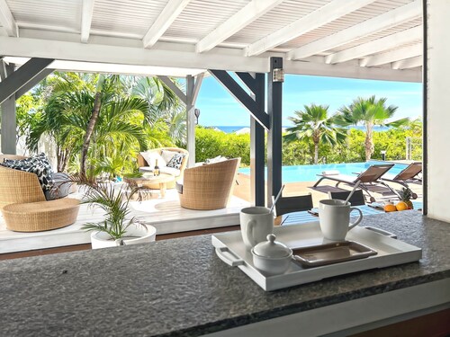 Villa Mangorient, 3 bdr and private pool in Orient Bay