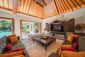Video games - The Complete Guide to Renting Your Exclusive Holiday Villa in Kabupaten Badung with Private Pool and Fully Staffed (Bali)