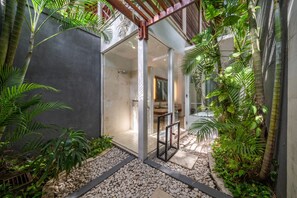 Property grounds - The Complete Guide to Renting Your Exclusive Holiday Villa in Kabupaten Badung with Private Pool and Fully Staffed (Bali)