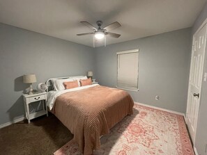 4 bedrooms, iron/ironing board, WiFi, bed sheets