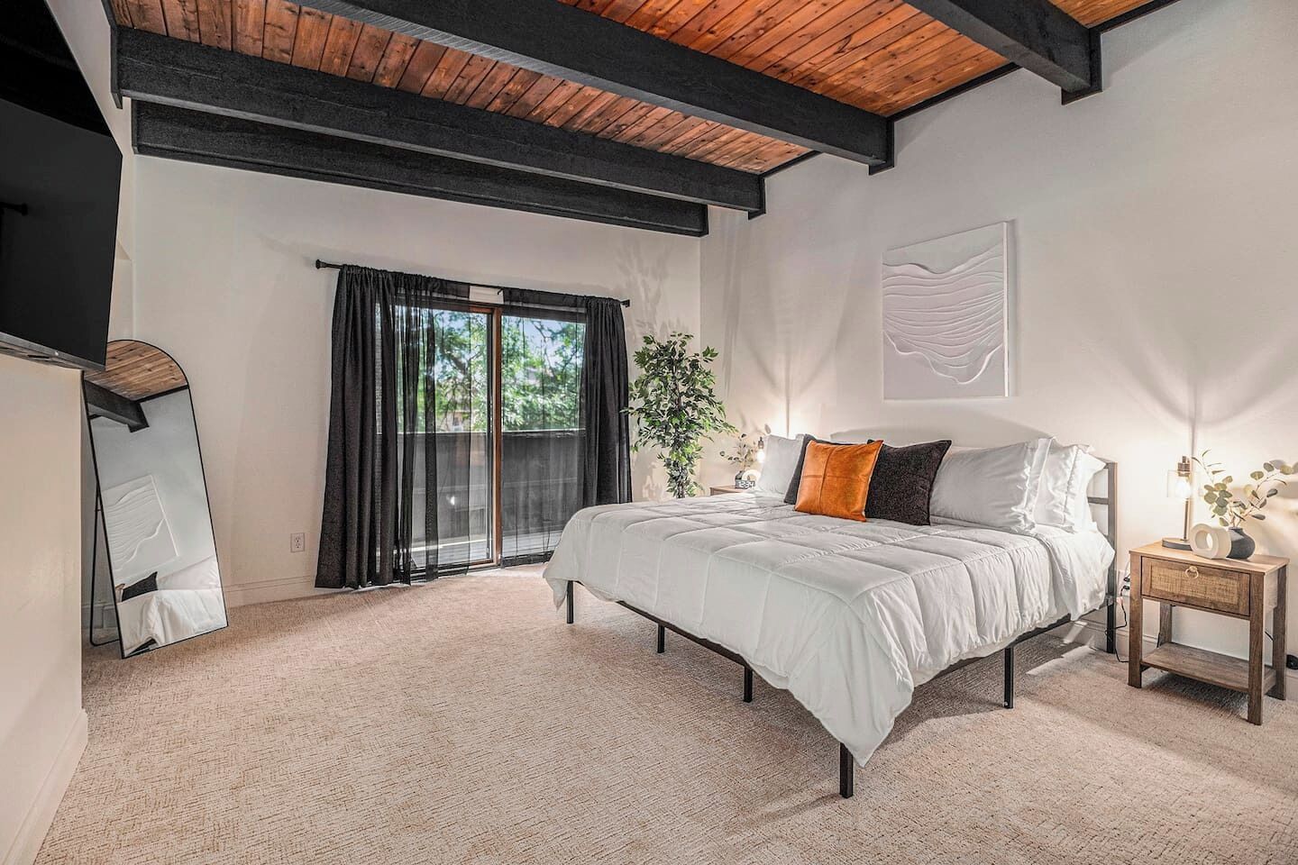 2 dormitoris, escriptori, planxa i posts de planxar i wifi 